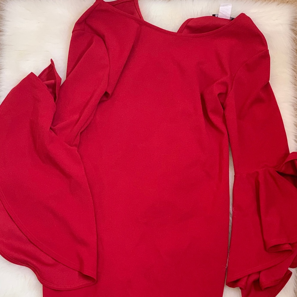 Red ruffle sleeve bodycon dress